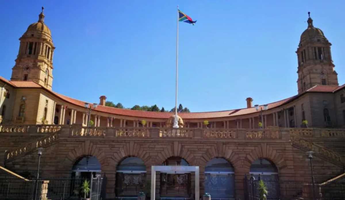 शी चिनफिंग ने दक्षिण अफ्रीका के राष्ट्रपति के साथ वार्ता की